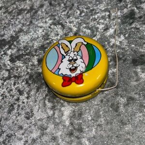 Vintage Easter bunny yoyo